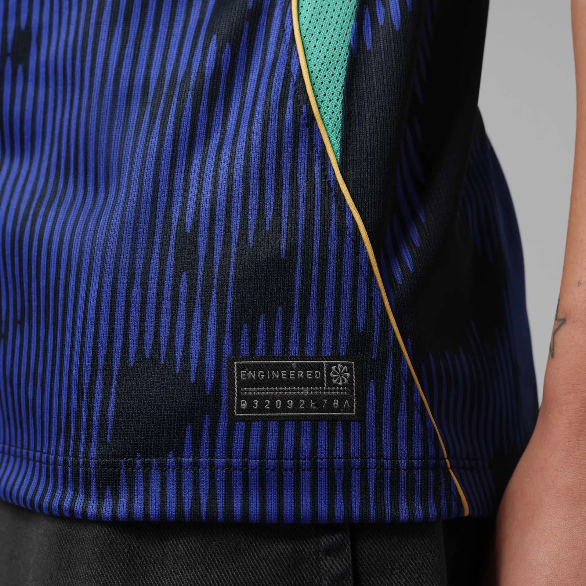Camisa Feminina do Brasil Away Copa 2026 Modelo Torcedora