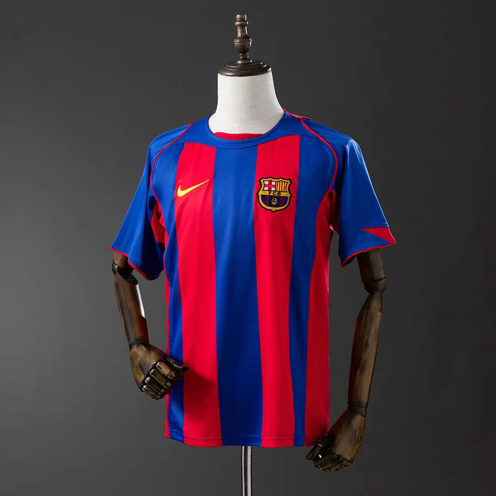 Camisa Retrô Barcelona 2004-05 (Ronaldinho)
