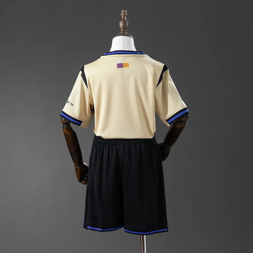 Conjunto infantil do Barcelona 25/26